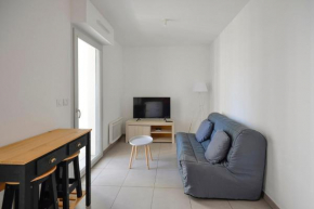 Charming studio with TERRACE in Marseille!
